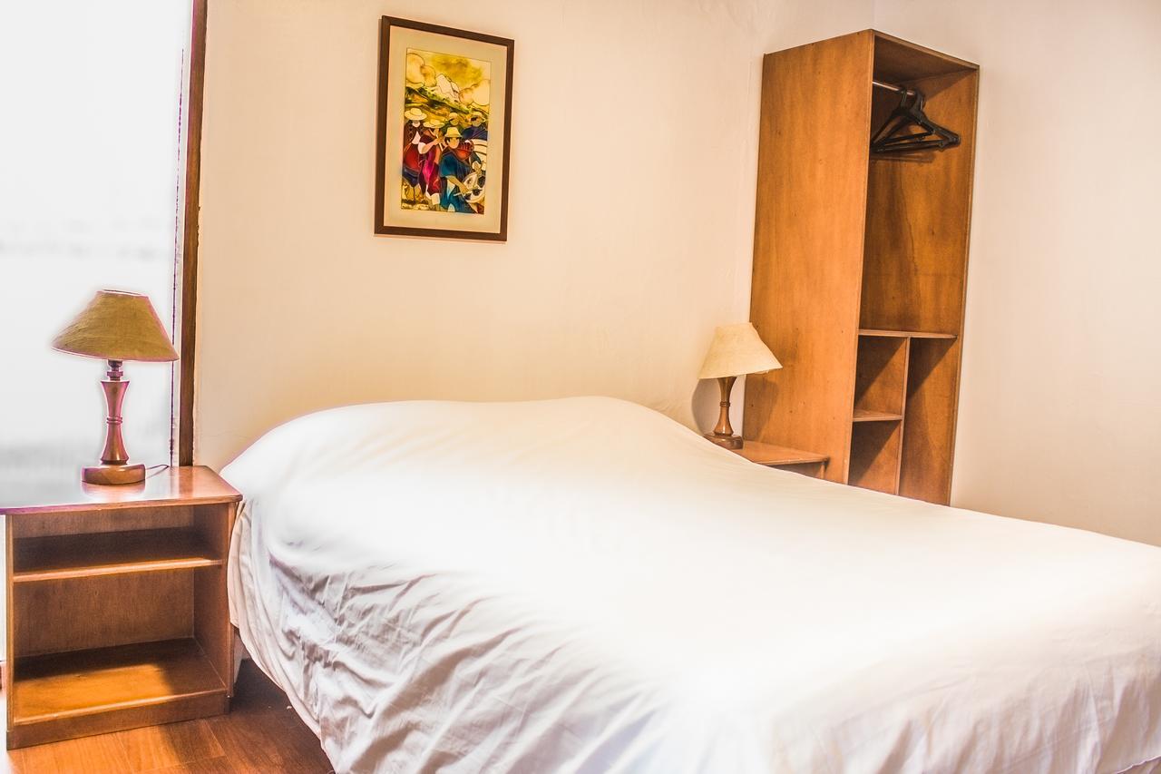 Hostal Posada Del Maple Quito Buitenkant foto