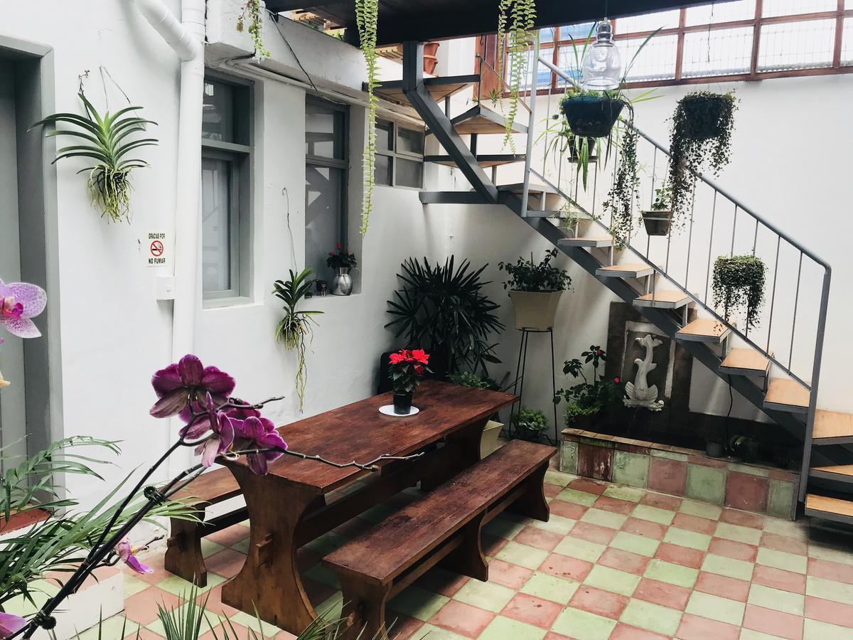 Hostal Posada Del Maple Quito Buitenkant foto